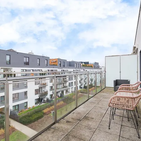 Sarmacka 4b By Nyx Warschau